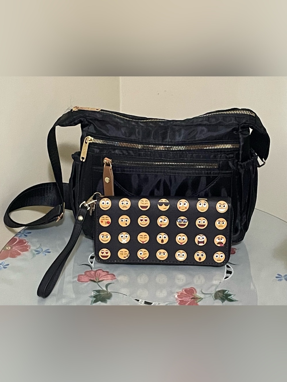 🌸 NEW Black Nylon Crossbody Bag with Emoji Wallet